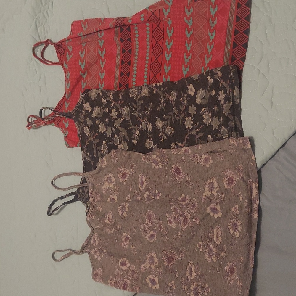 3 for$15!! 😍 3 Aeropostale Camis BUNDLE